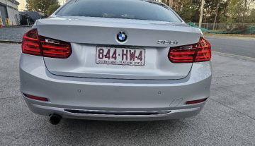 2013 BMW 320i sport f30 8.jpg